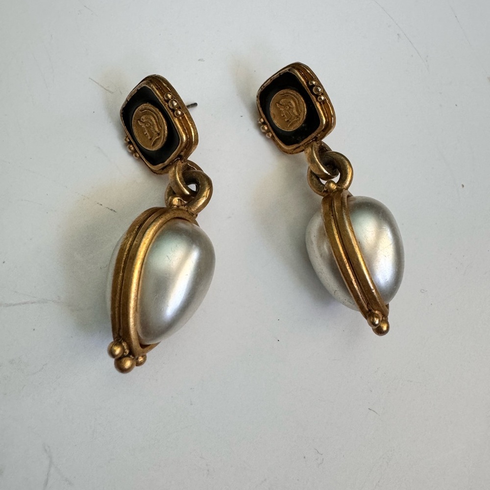 Vintage pearl earrings